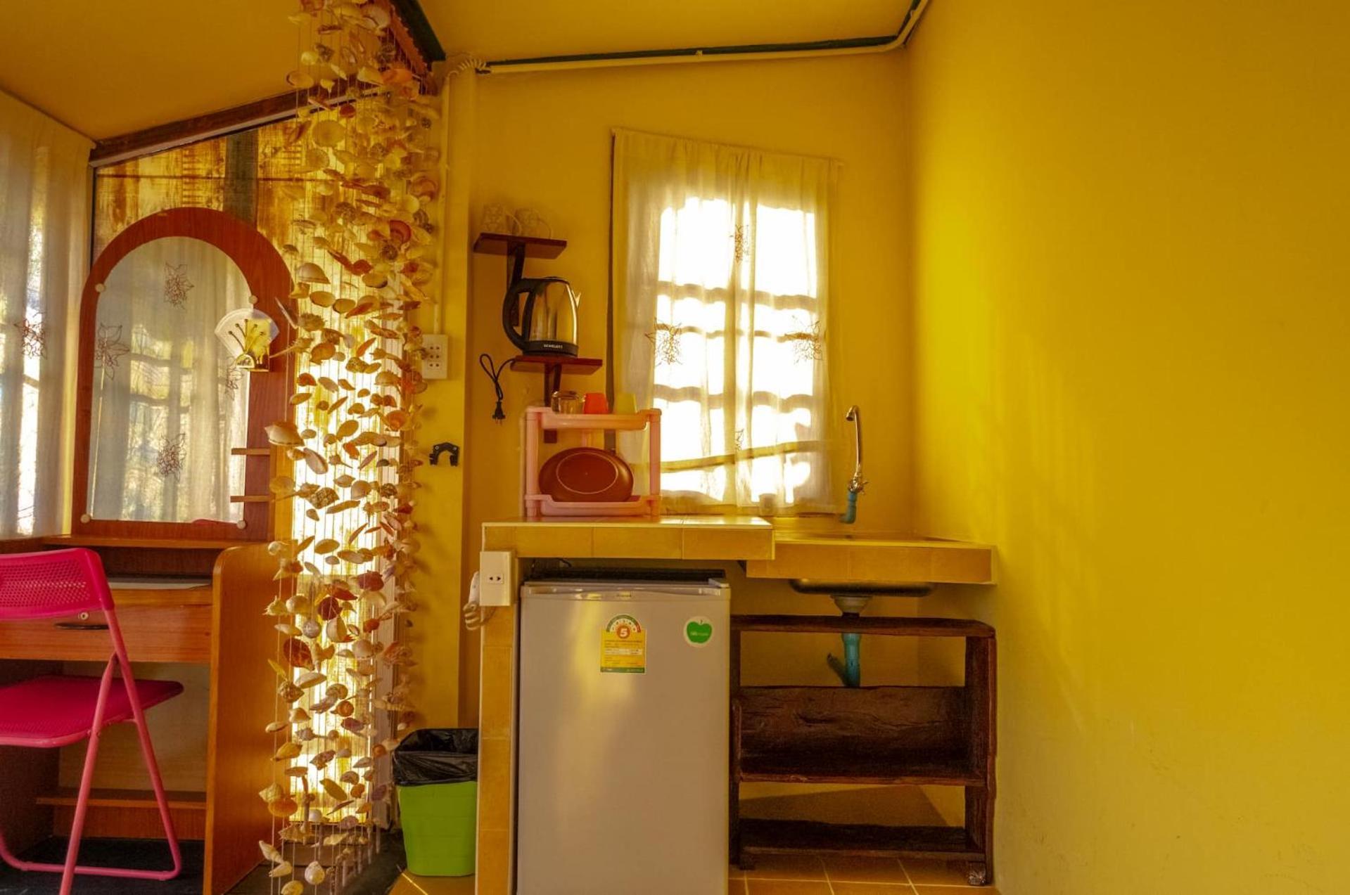 Sabina Guesthouse Kamala Oda fotoğraf